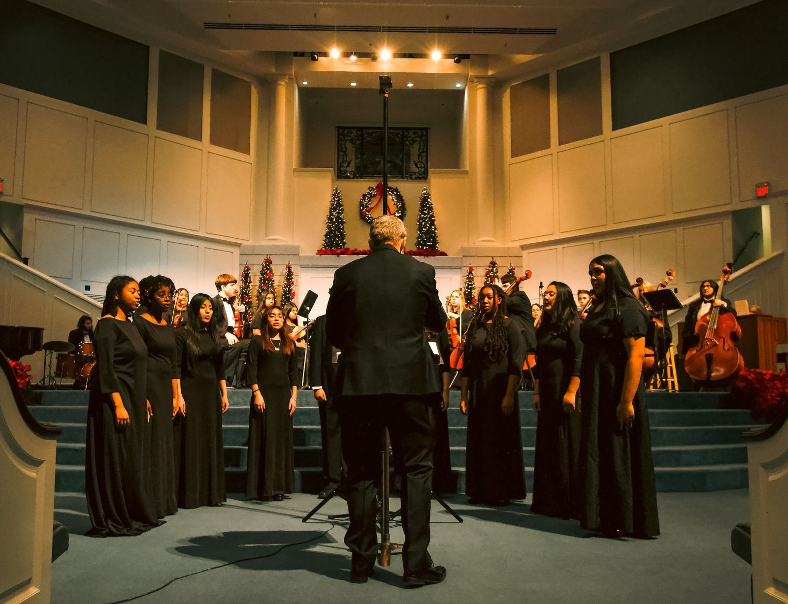 A choir singing together representing the Homewood, Illinois faith community